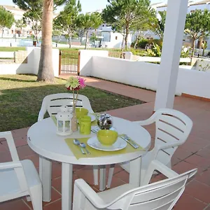 https://apartamentos-chiclana-la-carrajolilla.es-andalucia.com